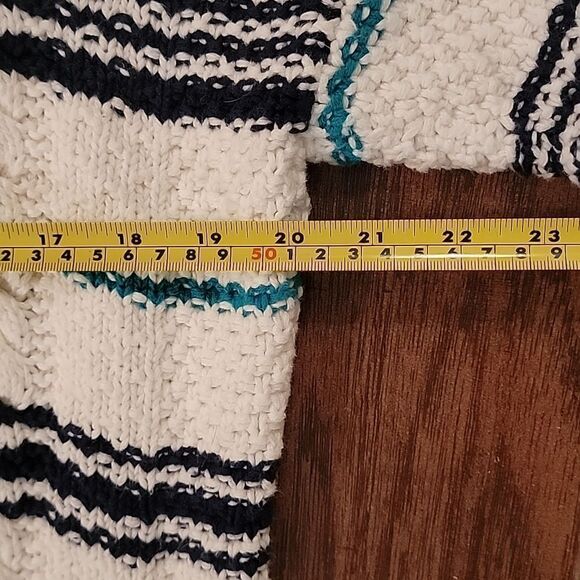 Lord & Taylor large knit handknit sweater Size M - Picture 5 of 6